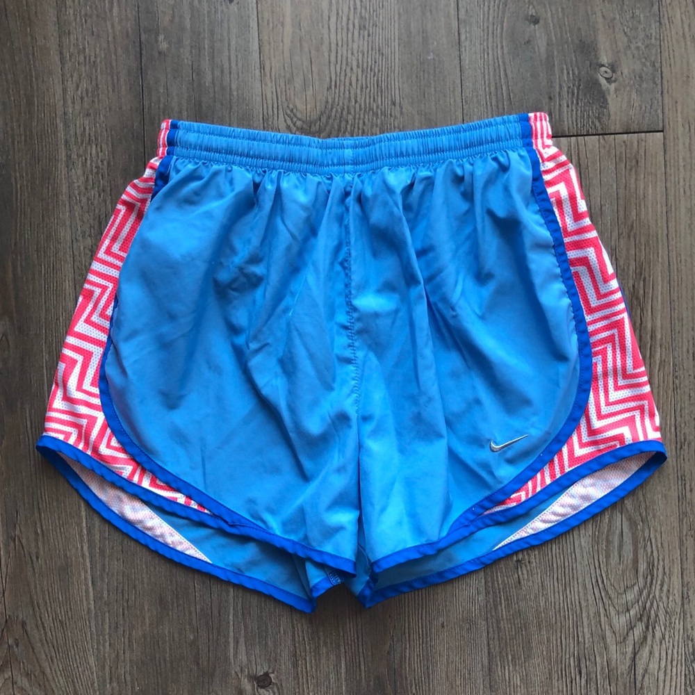Women’s Nike Tempo Shorts 3”